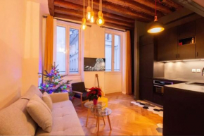Bel Appartement Parisien, TYPIQUE DU MARAIS